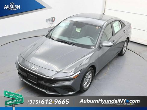 New 2026 Hyundai Elantra SE FWD image 30