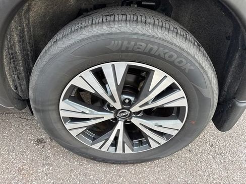 Certified 2023 Nissan Rogue SV AWD/4WD image 33
