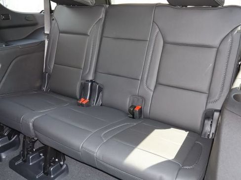 Used 2024 GMC Yukon Denali RWD image 7