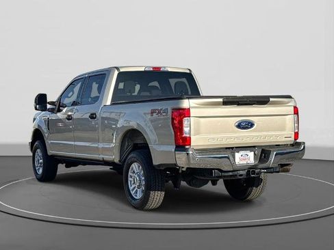 Certified 2017 Ford F250 XLT w/ XLT Value Package image 7