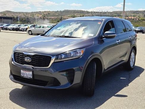 Used 2020 Kia Sorento LX FWD image 13