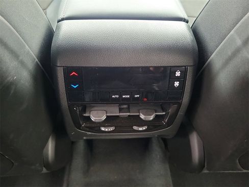 Used 2024 Jeep Grand Cherokee L Altitude image 20