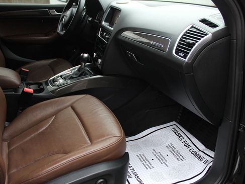 Used 2015 Audi SQ5 Prestige w/ Prestige Package image 17
