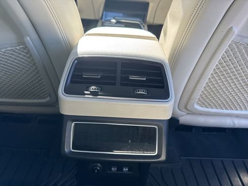 Used 2019 Audi e-tron Premium Plus image 20