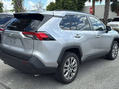 Used 2022 Toyota RAV4 XLE Premium FWD image 8