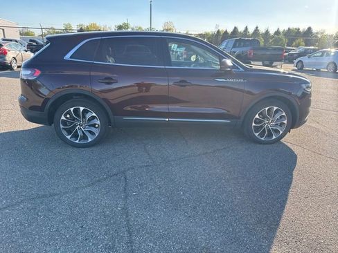 Used 2023 Lincoln Nautilus Reserve AWD/4WD image 4