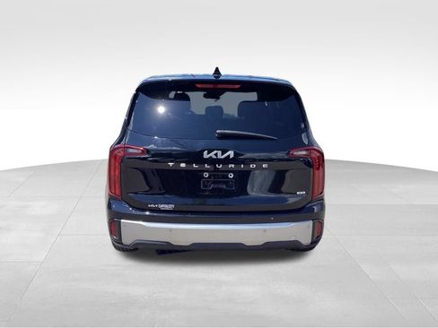 Used 2023 Kia Telluride LX AWD/4WD image 6