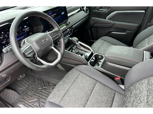 Used 2025 Chevrolet Colorado Z71 AWD/4WD image 10