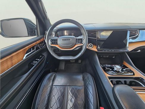 Used 2024 Jeep Grand Wagoneer L Series III image 5