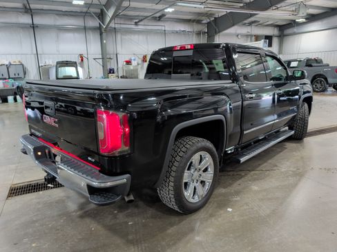 Used 2018 GMC Sierra 1500 SLT AWD/4WD image 3