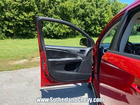 Used 2019 Dodge Journey SE w/ Connectivity Group FWD image 11