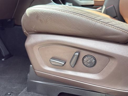 Used 2021 Ford Explorer King Ranch w/ Premium Technology Package RWD image 10