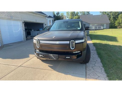 Used 2023 Rivian R1S Adventure AWD/4WD image 2