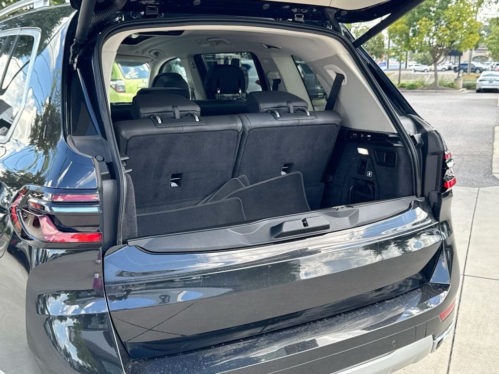 Used 2024 BMW X7 xDrive40i w/ Premium Package AWD/4WD image 34