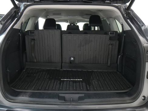 Used 2021 Toyota Highlander Limited image 25