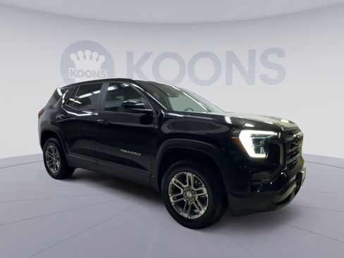 Used 2025 GMC Terrain Elevation FWD image 2