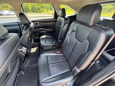 Used 2023 Kia Sorento SX FWD image 17