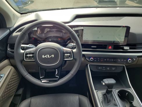 New 2026 Kia Carnival FWD image 18