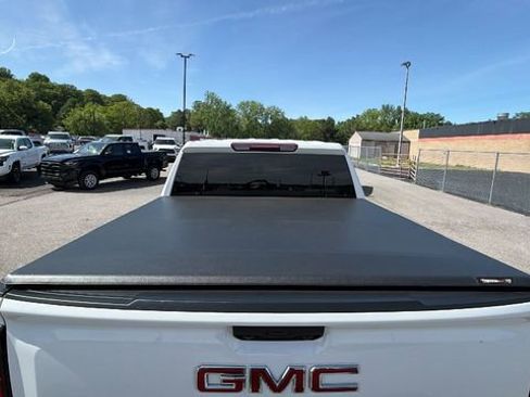 Used 2023 GMC Sierra 1500 Elevation AWD/4WD image 5