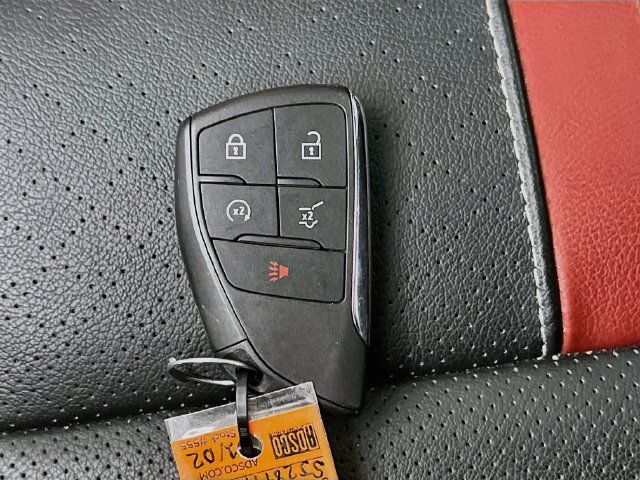 Used 2025 Chevrolet Traverse RS w/ LPO, Floor Liner Package FWD image 12