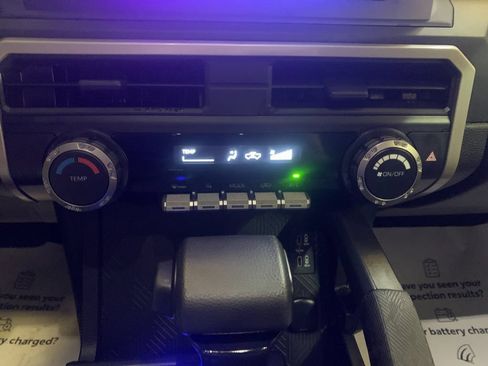 Used 2024 Toyota Tacoma 2WD Double Cab image 23