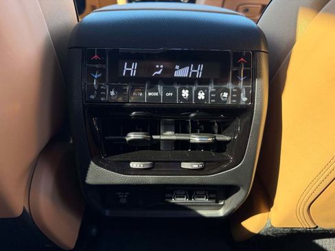 New 2025 Jeep Grand Cherokee Summit image 21