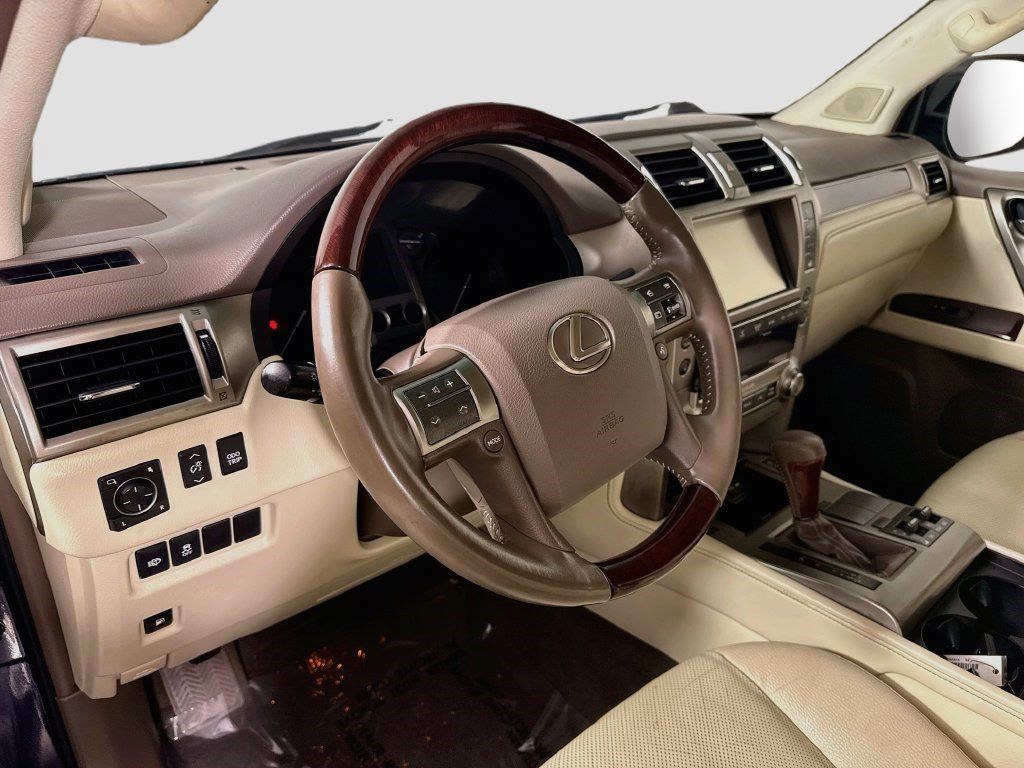 Used 2019 Lexus GX 460 Premium w/ Premium Package AWD/4WD image 22