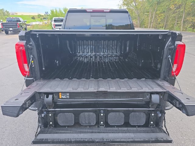 Used 2020 GMC Sierra 1500 SLT w/ SLT Premium Package AWD/4WD image 32