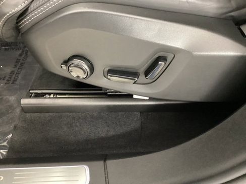 Used 2024 Volvo XC90 B6 Ultimate w/ Protection Package Premier image 15