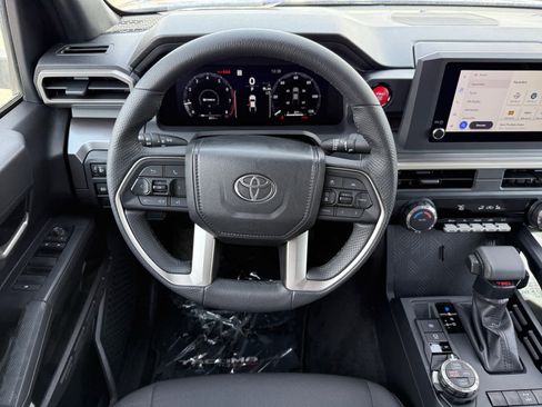 Used 2025 Toyota Tacoma TRD Off-Road image 14