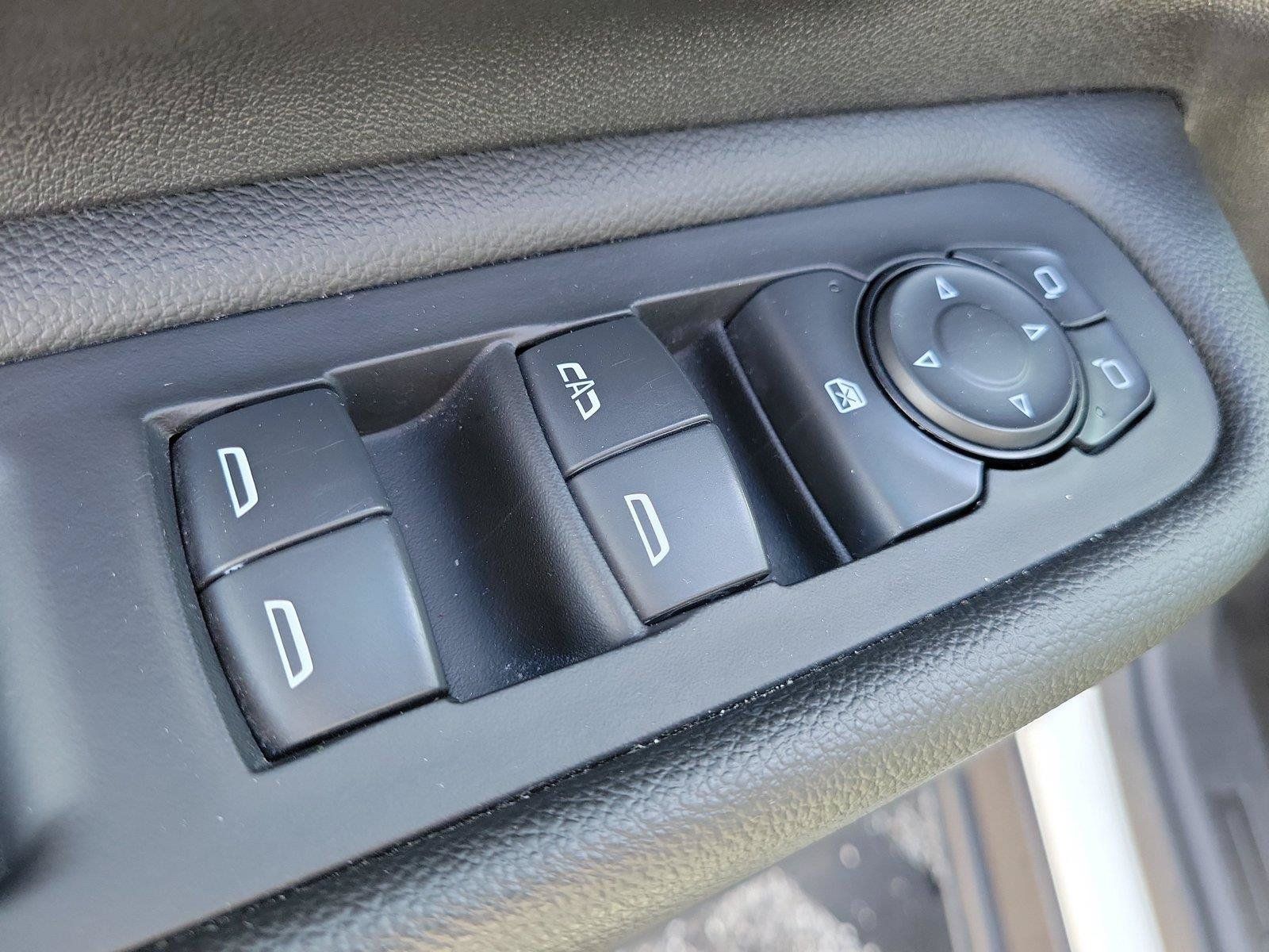 Used 2024 GMC Terrain SLE AWD/4WD image 19