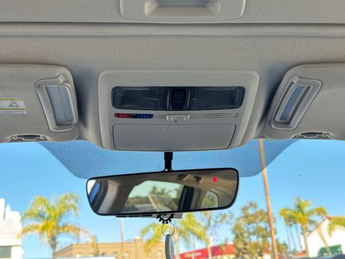 Used 2017 Subaru Forester 2.5i Premium w/ All-Weather Package image 14