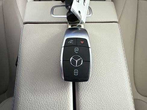 Certified 2022 Mercedes-Benz GLB 250 image 33