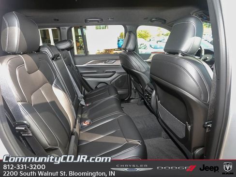 New 2025 Jeep Grand Cherokee Limited AWD/4WD image 21