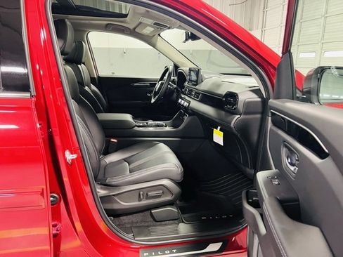 New 2025 Honda Pilot Touring image 38