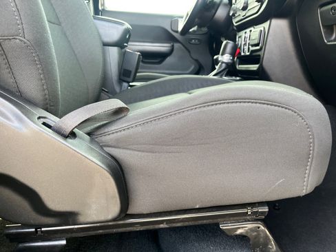 Used 2020 Jeep Wrangler Unlimited Sport S image 28