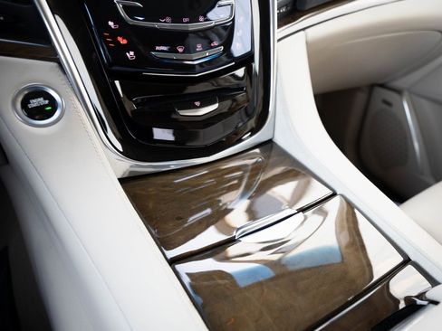 Used 2018 Cadillac Escalade Luxury image 20