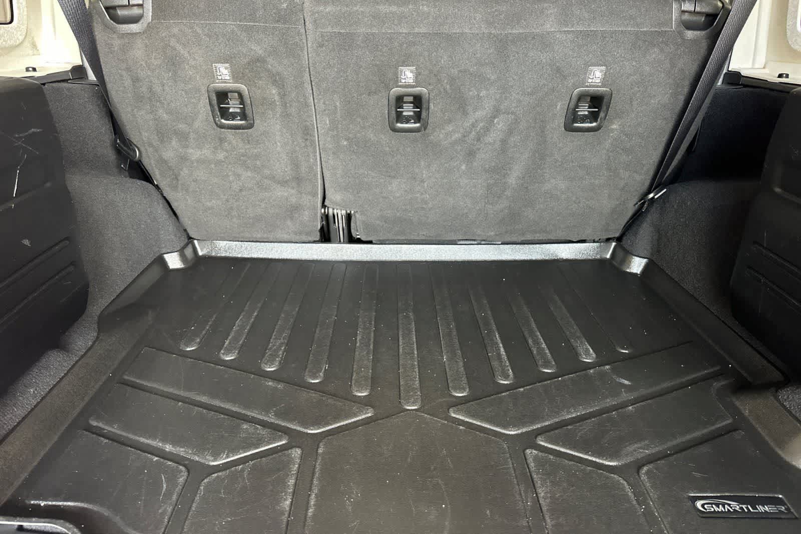 Used 2018 Jeep Wrangler Unlimited Sahara AWD/4WD image 16