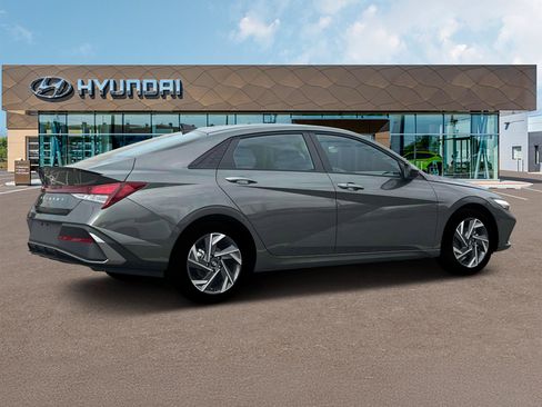 New 2025 Hyundai Elantra Sport FWD image 8