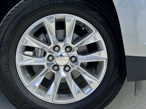 Used 2024 Chevrolet Suburban Premier image 11