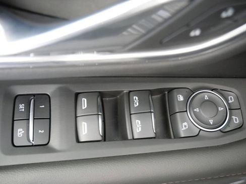 Used 2023 Chevrolet Tahoe High Country AWD/4WD image 16