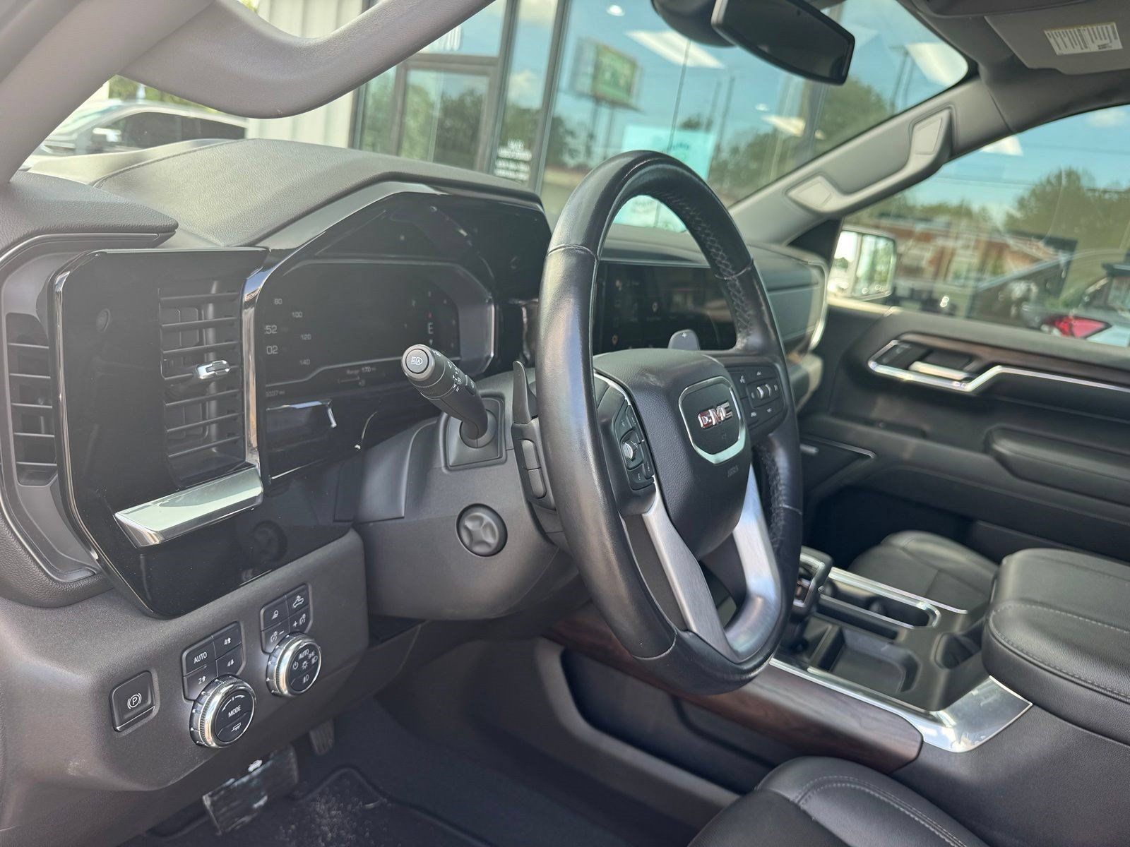 Used 2023 GMC Sierra 1500 SLT w/ SLT Premium Package AWD/4WD image 15