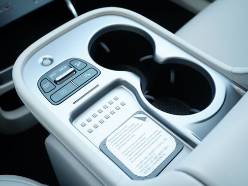 New 2026 Hyundai Ioniq 9 Calligraphy image 12