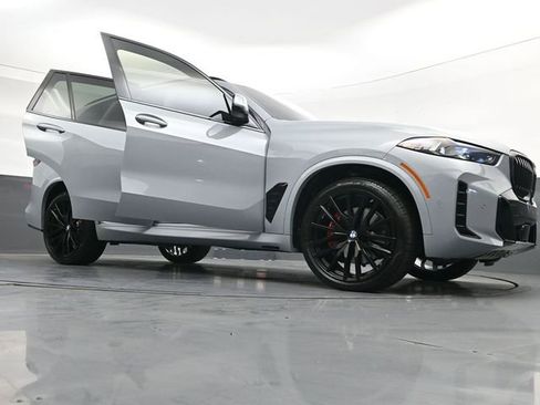 Used 2026 BMW X5 xDrive40i w/ M Sport Package AWD/4WD image 41