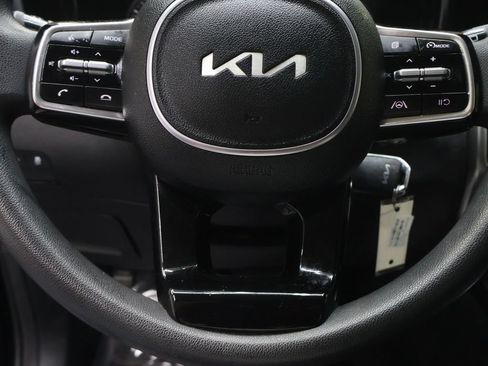 Used 2023 Kia Sorento LX FWD image 19