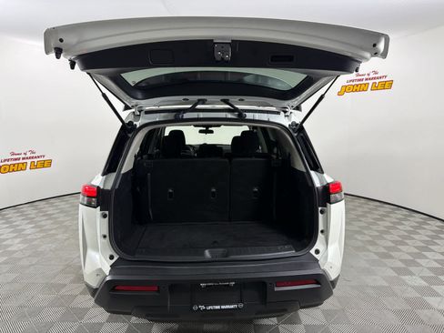 Certified 2024 Nissan Pathfinder SV FWD image 5