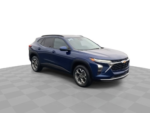 Certified 2024 Chevrolet Trax LT w/ Driver Confidence Package FWD image 2