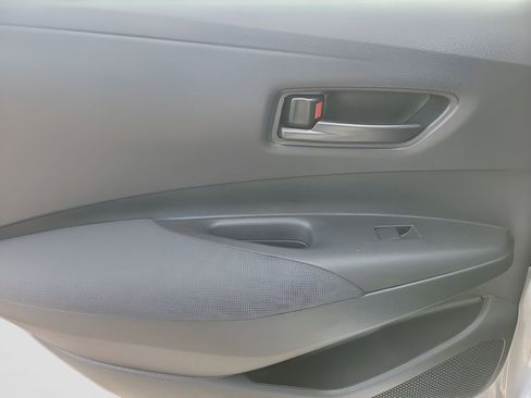 Used 2025 Toyota Corolla LE image 8