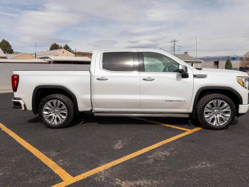 Used 2022 GMC Sierra 1500 Denali w/ Denali Premium Package image 2