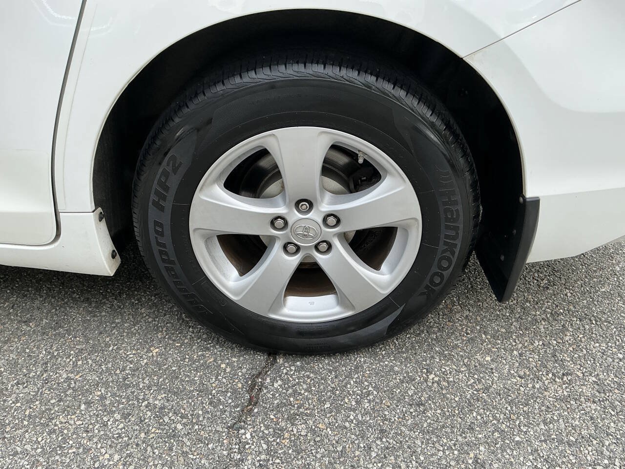 Used 2017 Toyota Sienna LE FWD image 11